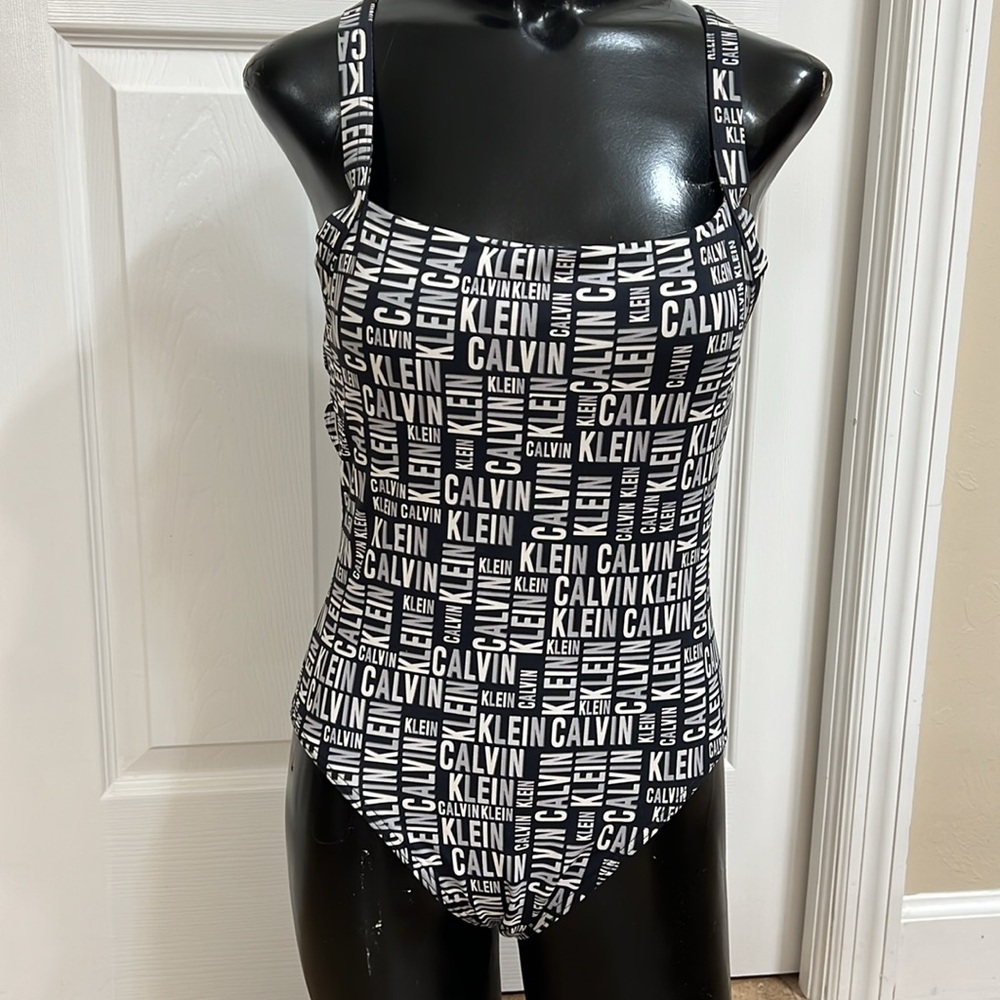 Calvin Klein swim wear sexy criss cross back one piece swimsuit size 4